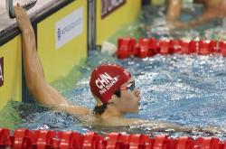 爱游戏中国-加拿大游泳选手在自由泳比赛中成功卫冕