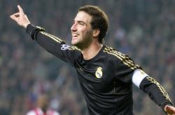 AYX体育赛事-世界杯之夜，拉文点燃赛场，当篮球巨星照亮绿茵场