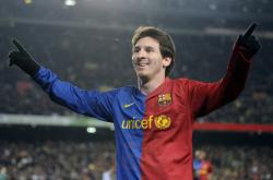 爱游戏官方入口-费城新王加冕夜，马克西里程碑之战点燃NBA季后赛