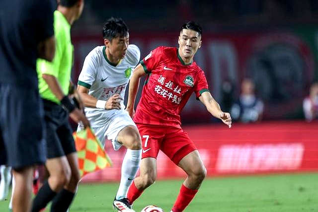 北京国安客场逆转河南建业，强势夺冠