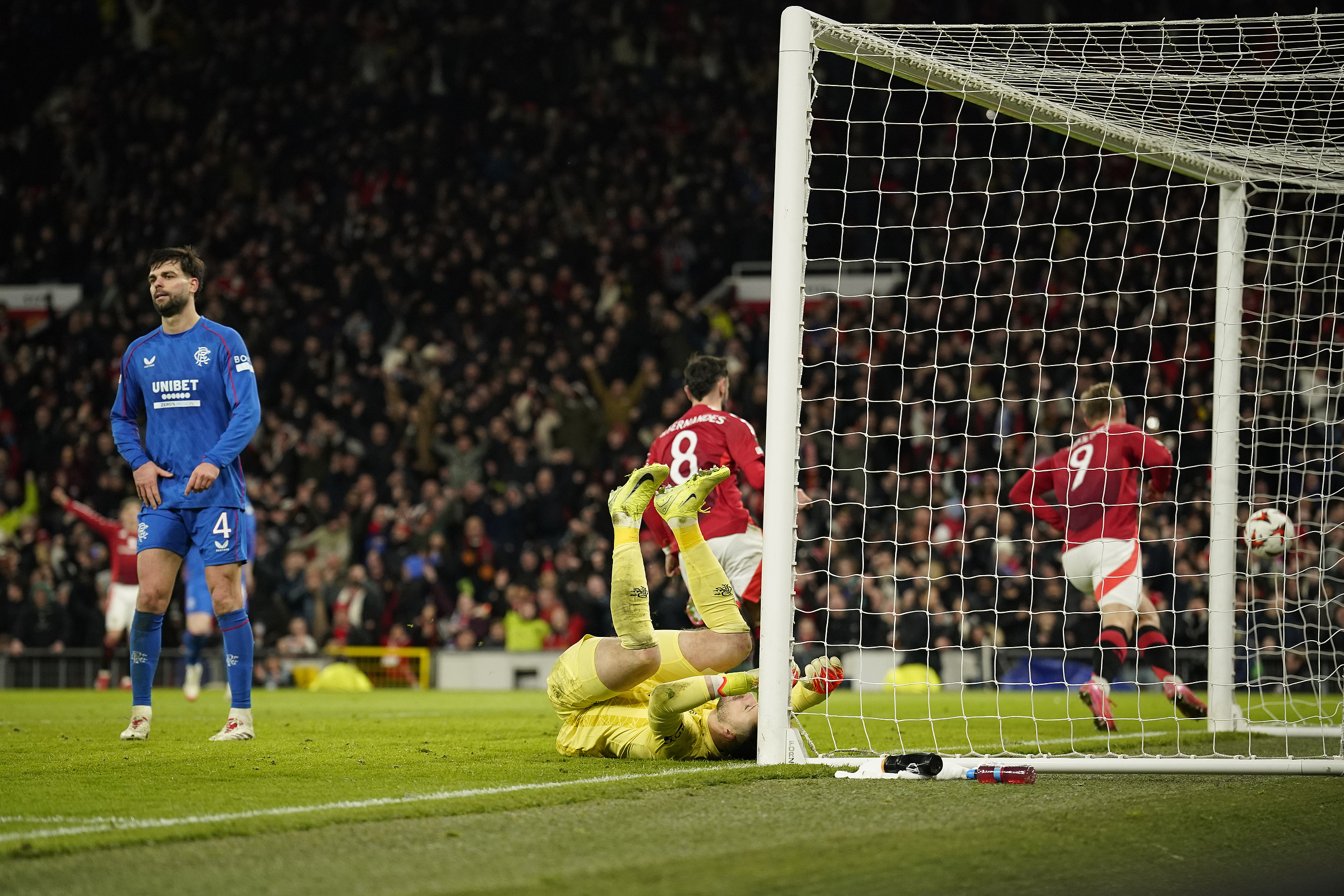 曼联主场深陷危机，遭遇赛季最重失利