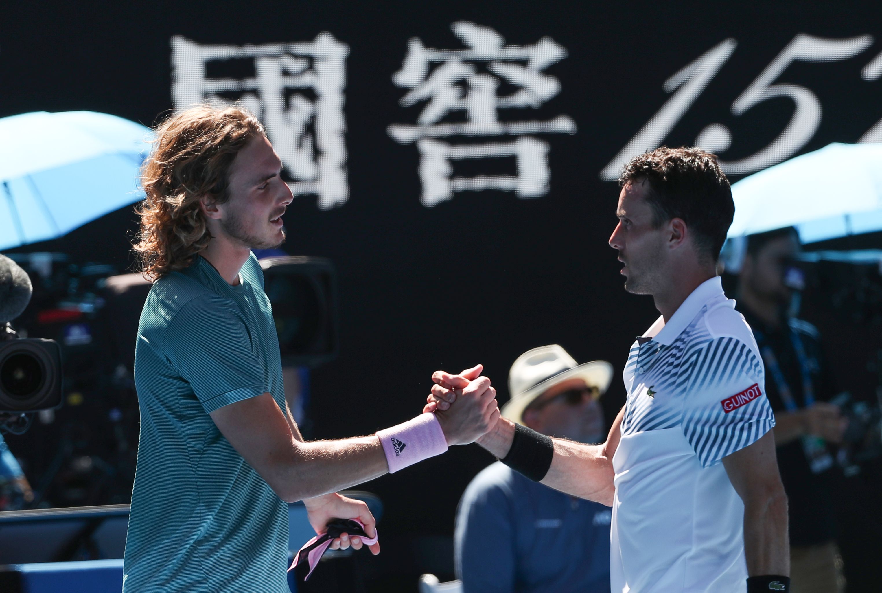 澳网横扫拉沃尔杯，西西帕斯点燃赛场