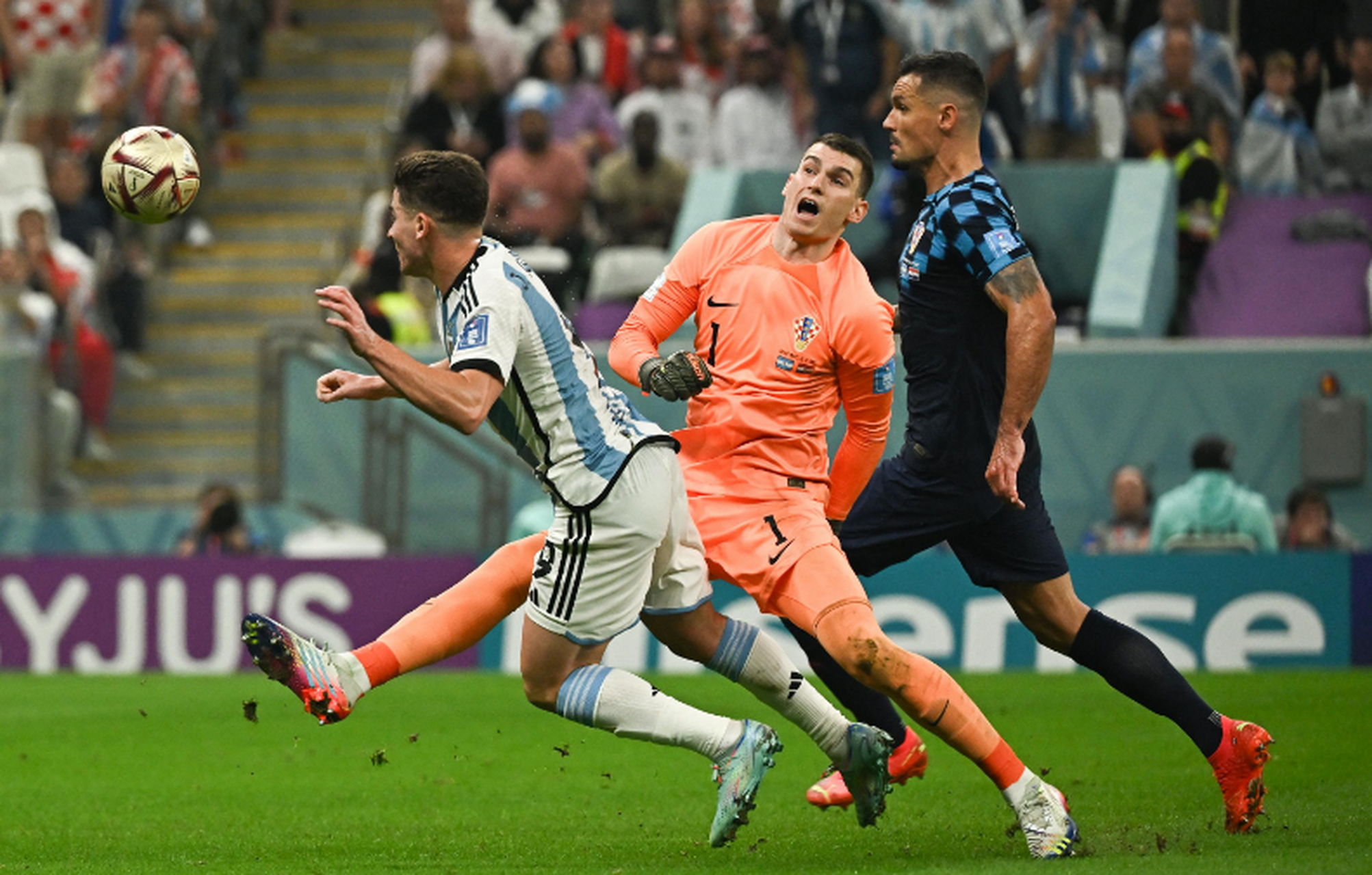 阿根廷鏖战多特蒙德，库尔图瓦状态火热的简单介绍