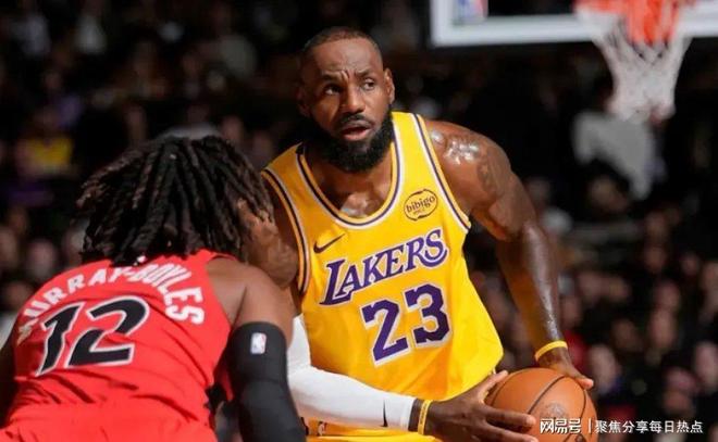 包含猛龙完胜国王，詹姆斯统治全场的词条