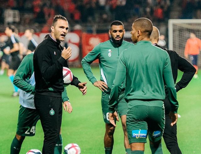 关于圣埃蒂安连败两场，争夺前四位置不易的信息