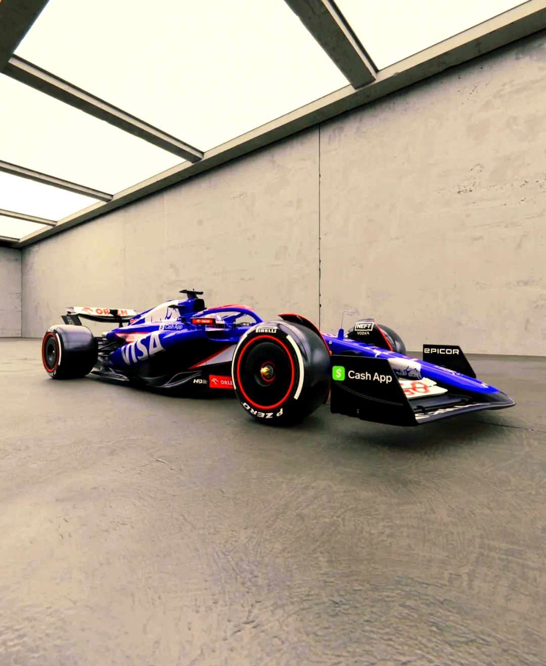 红牛车队鏖战红牛二队，拉塞尔统治全场的简单介绍