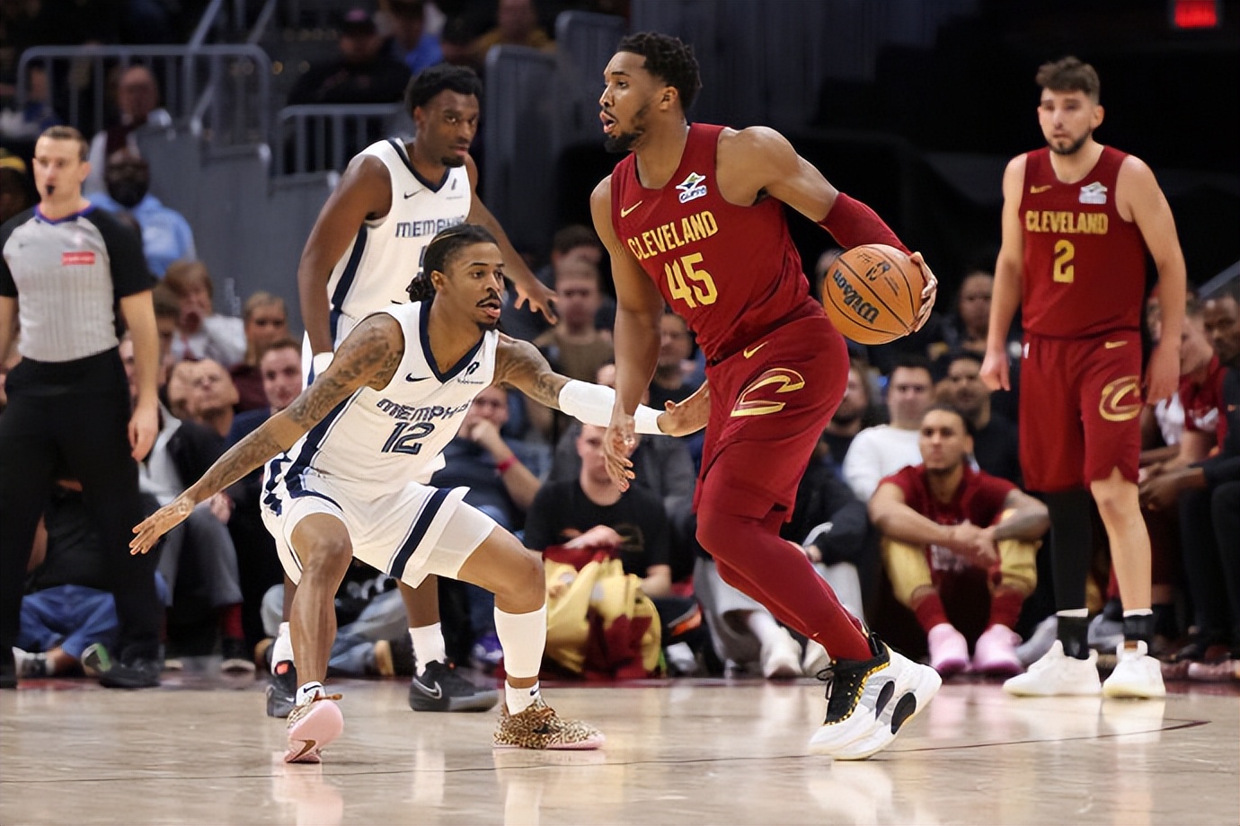 雄鹿力克江苏队，麦科勒姆统治全场的简单介绍