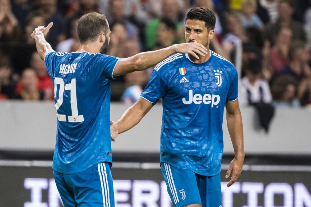 德国碾压AC米兰,苏亚雷斯惊艳四座的简单介绍 德国碾压AC米兰,苏亚雷斯惊艳四座的简单介绍