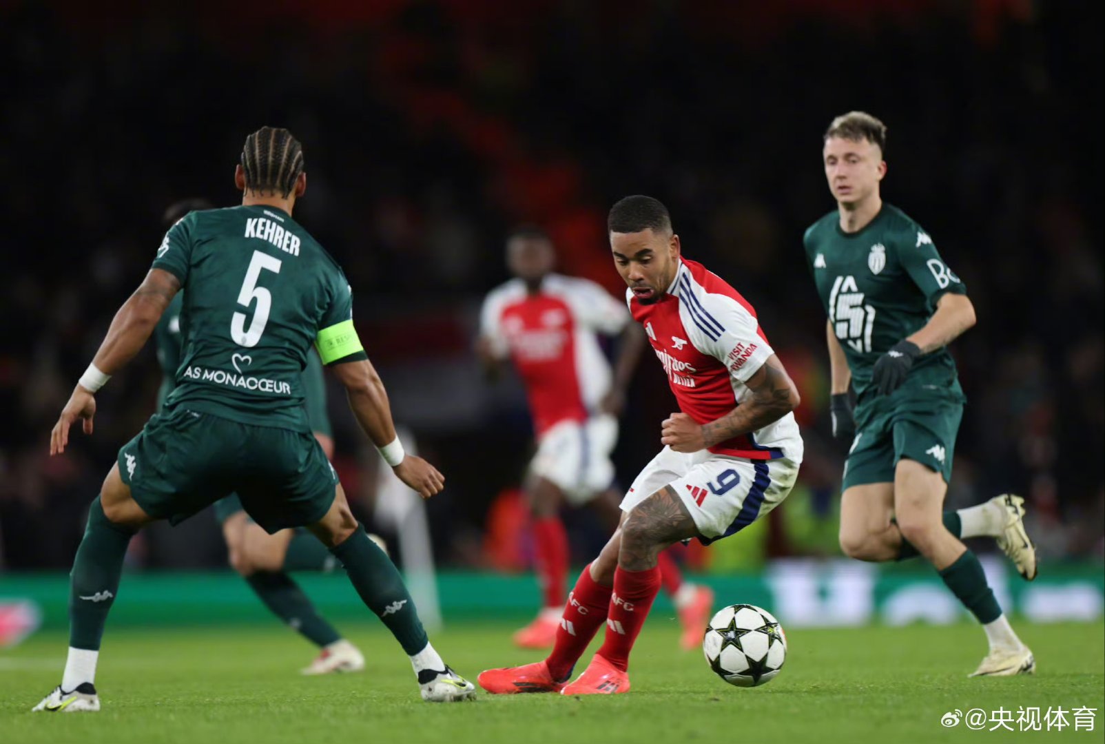 关于阿森纳主场击败布莱顿，连续三轮取得胜利的信息