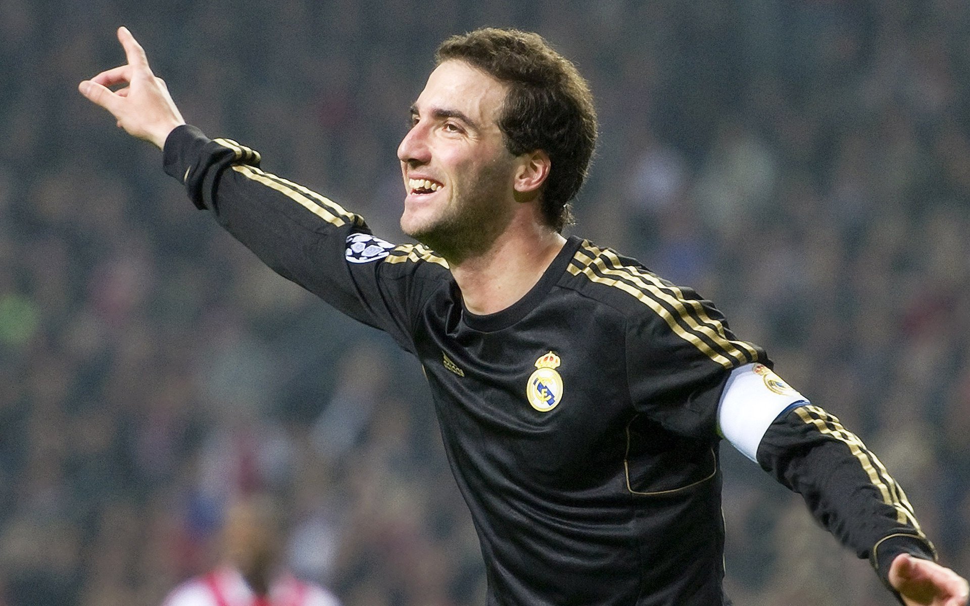 莱奥一骑绝尘引爆全场,摩纳哥横扫拉齐奥展现统治力