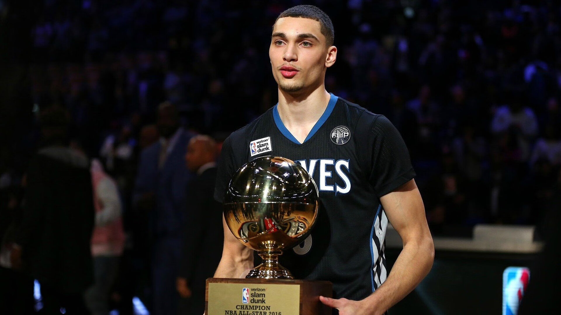 库里末节狂飙定乾坤,勇士强势攻克魔术彰显冠军底蕴